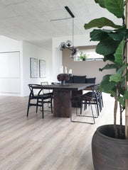 AA-LINEAR -PENDANT -BLACK